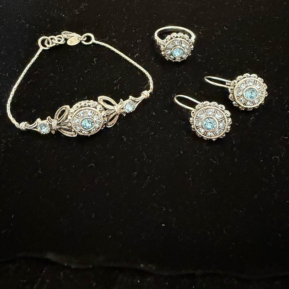 Elegant Silver Jewelry Set with Blue Accents